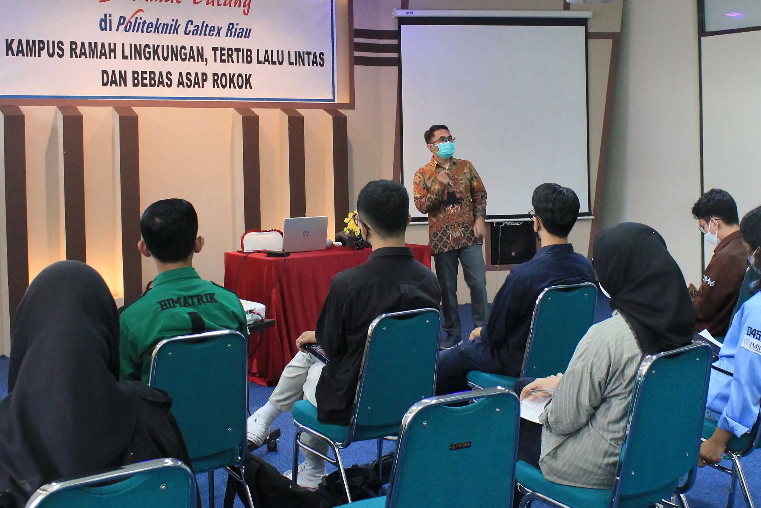Workshop Duolingo English Test (DET) Mahasiswa Politeknik Caltex Riau